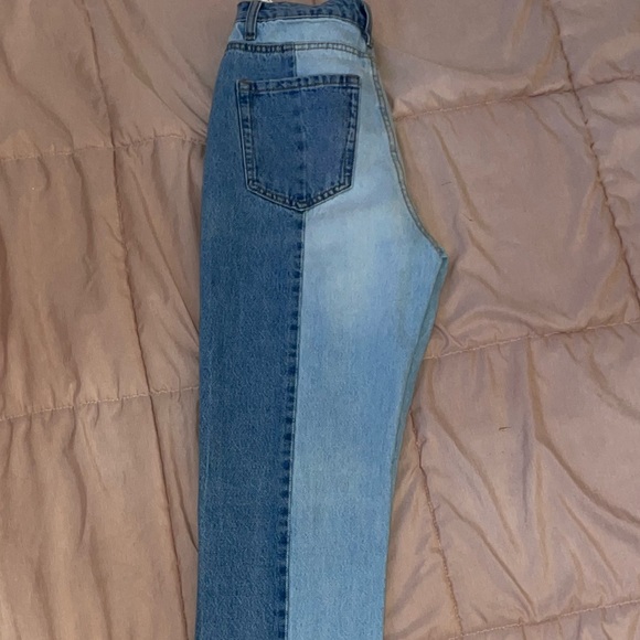 New jeans never wore - Picture 2 of 3